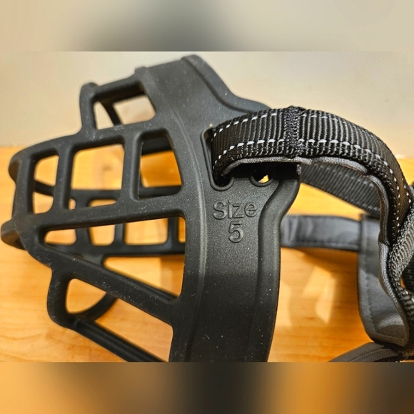 Barkless Soft Basket Silicone Muzzle for Dogs - black, size 5 (Snout 13.5-14.5") - Picture 2 of 8